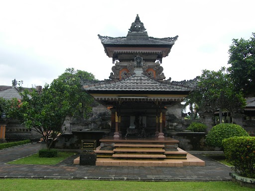 Gambar Rumah Adat Bali (2)